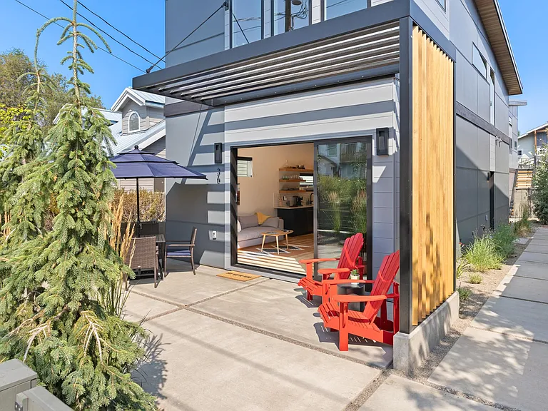36 SW Roosevelt Ave — Photo 30