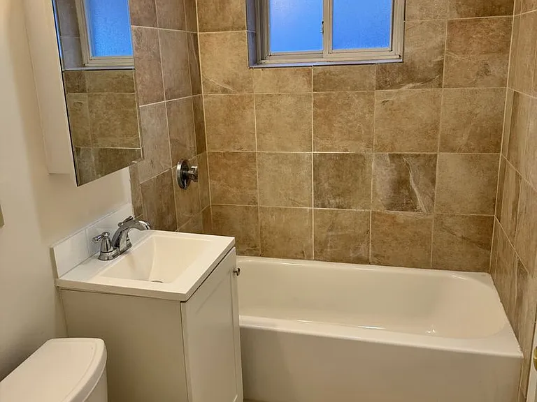 69 Selkirk Rd #1 — Photo 10