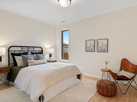 5th image of 810 N Wolcott Ave APT 3A