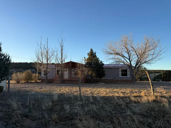 132 V Hill Rd, Edgewood, NM 87015