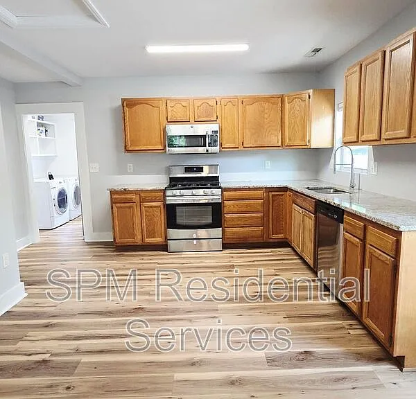 107 Myrtle Ave — Photo 5