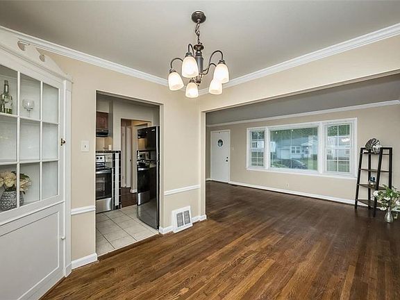 5th image of 1424 Golden Dr