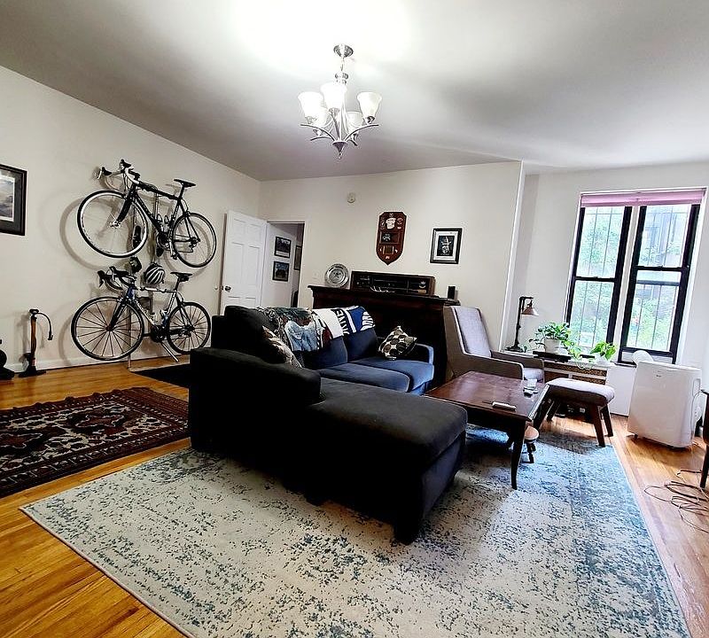 1st image of 44 W 75th St #2R