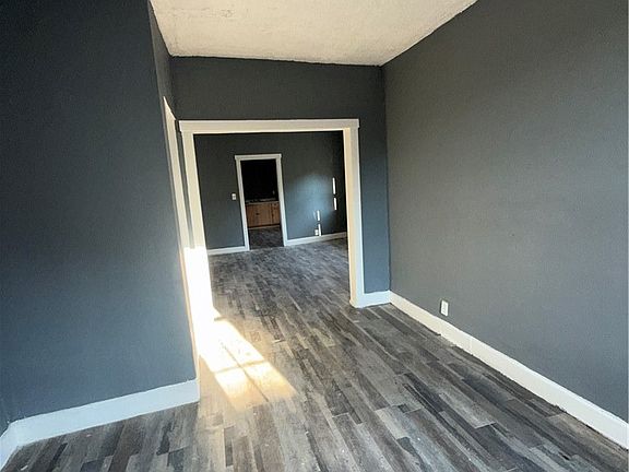 3rd image of 3297 W 61st St