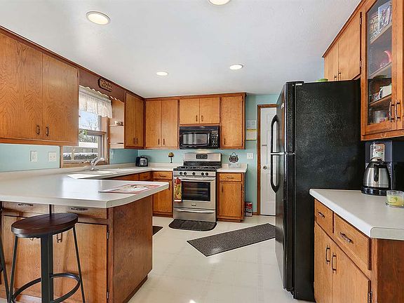 5th image of 1015 Saint Anthony Dr