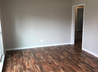 17941 School St, Lansing, IL 60438