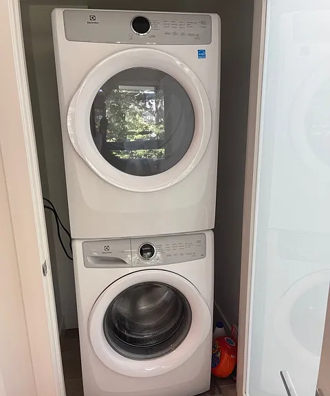 Large gas washer/dryer
