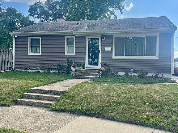 2nd image of 520 W Pleasure Ct