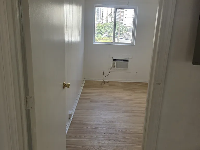 2446 Cleghorn St #2A — Photo 7