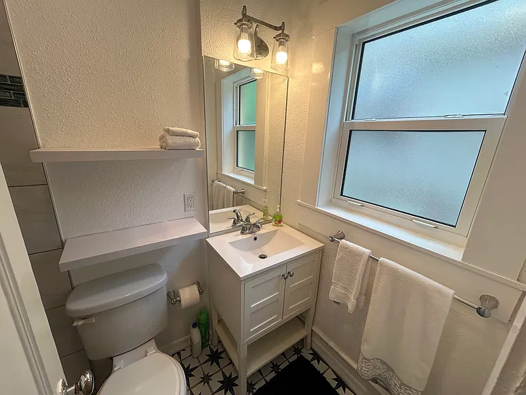 241 3rd St N #12 — Photo 4