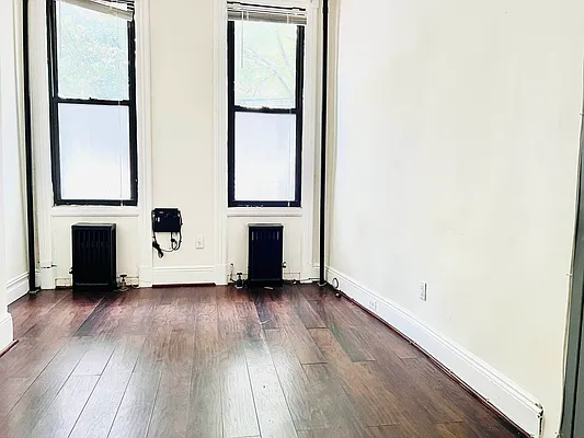 Rented by Pear NYC LLC | media 15