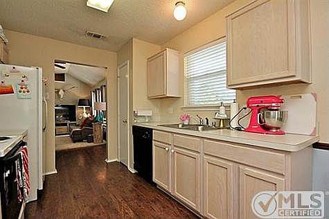 5th image of 3017 Scenic Glen Dr