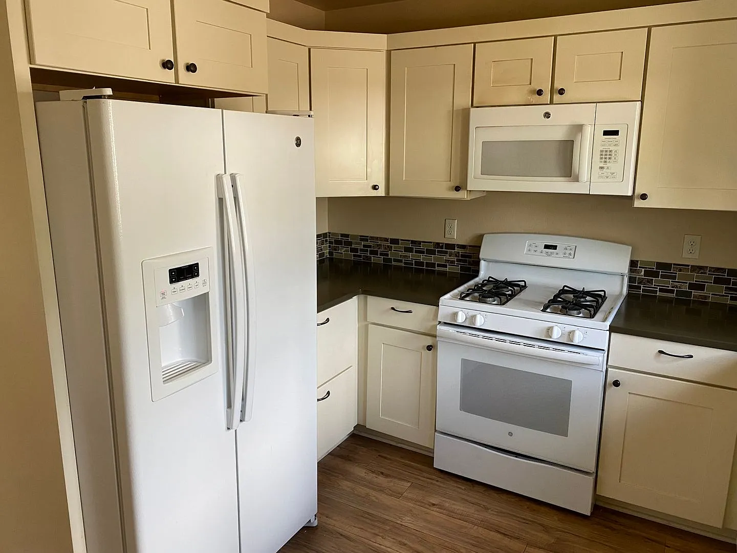 4 Bed/3 Bath Townhome in NW Bend - Newport Ave — Photo 4