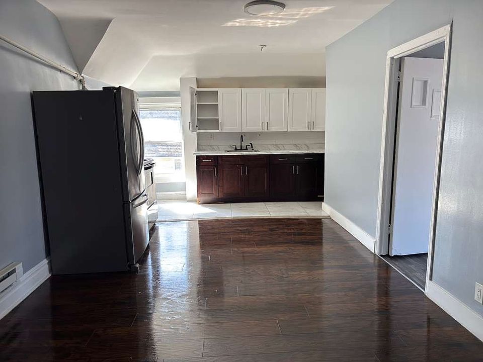 1st image of 74-78 Baldwin Ave #3R