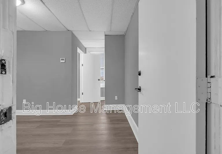 339 E 25th St #3 — Photo 10
