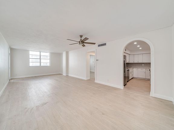 3rd image of 4250 Galt Ocean Drive #8G