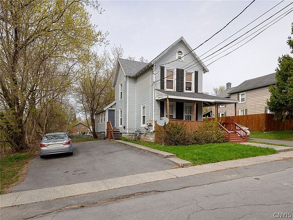 2nd image of 522 Cross St