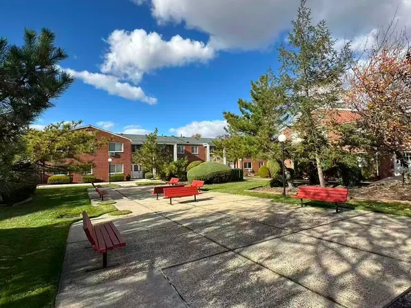 1290 Rockland Avenue image 7 of 8