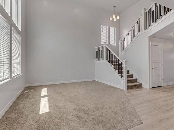 3rd image of 1789 W Valcrest Dr