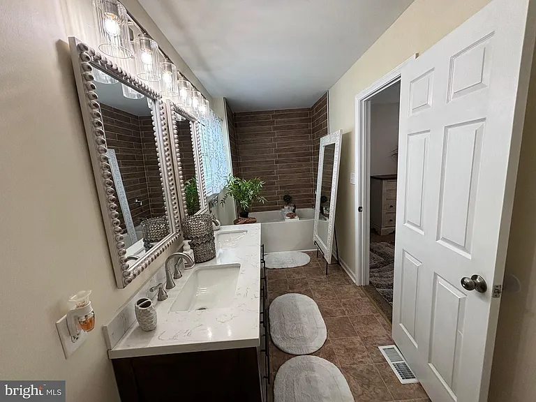 476 W Harvest Ln — Photo 28