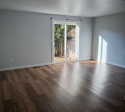 4th image of 1010 11th St NW #1010