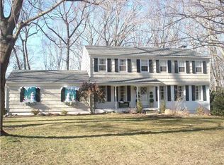 25 Sherwood Ln, Norwich, CT 06360