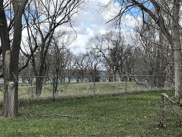 2nd image of 9502 Lakeview Dr