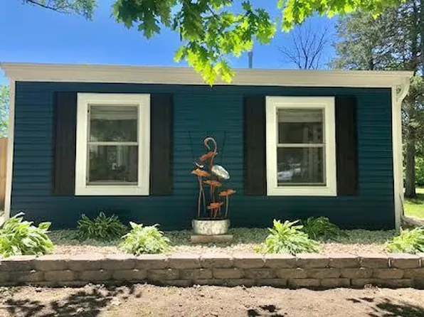 26563 W Sycamore Rd, Antioch, IL 60002