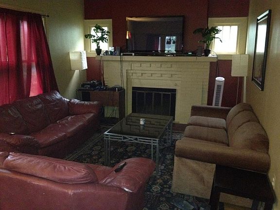 3rd image of 925 S Center St APT 1