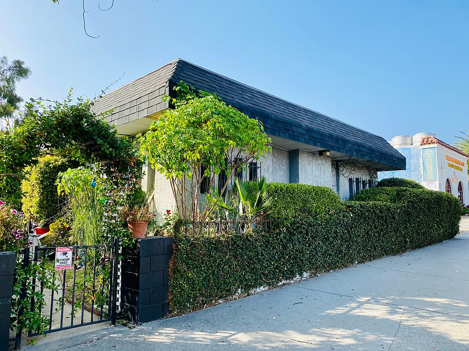 1st image of 2035 N Los Robles Ave #7