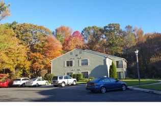 75A W Bluebell Ln, Mount Laurel, NJ 08054