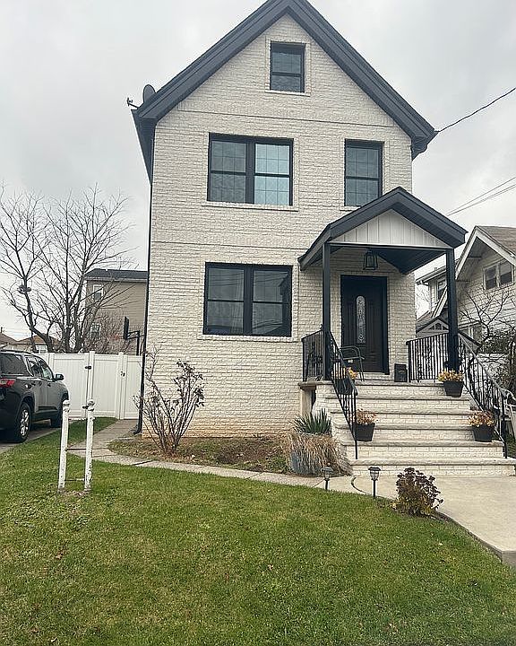 1st image of 34 Renfrew Pl
