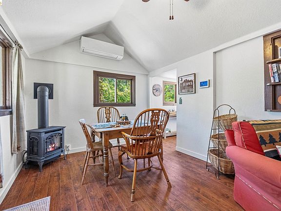 4th image of 22819 Black Oak Dr