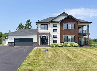 42 McGregor Dr, Stratford, PE C1B1K9