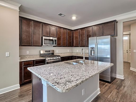 5th image of 923 Taramore Ln