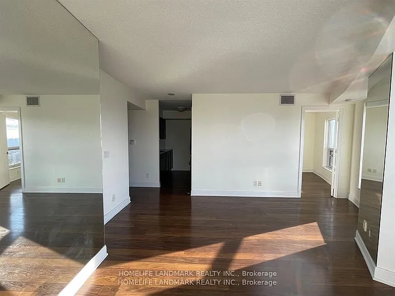 135 Village Green Sq #3923 — Photo 24
