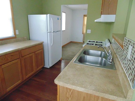 3rd image of 2445 Vigo St