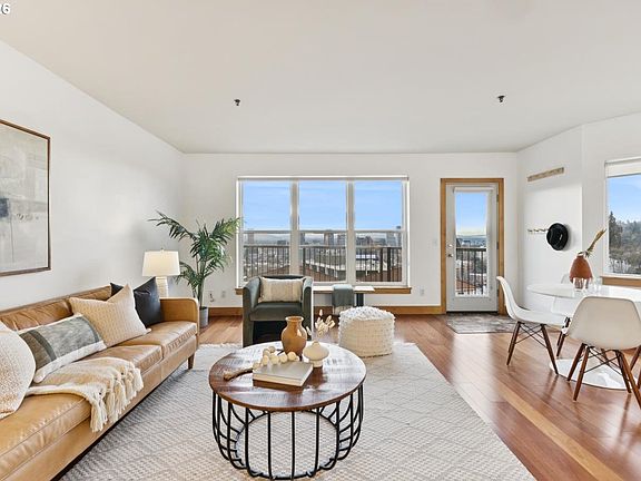 3rd image of 335 NW Uptown Ter APT 3A