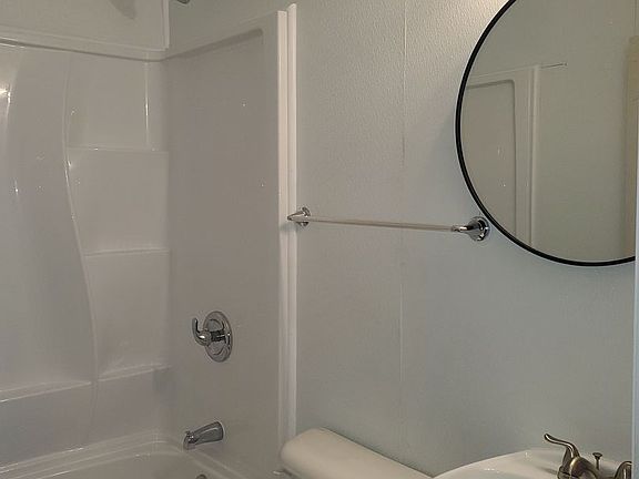 5th image of 151 Circle Dr