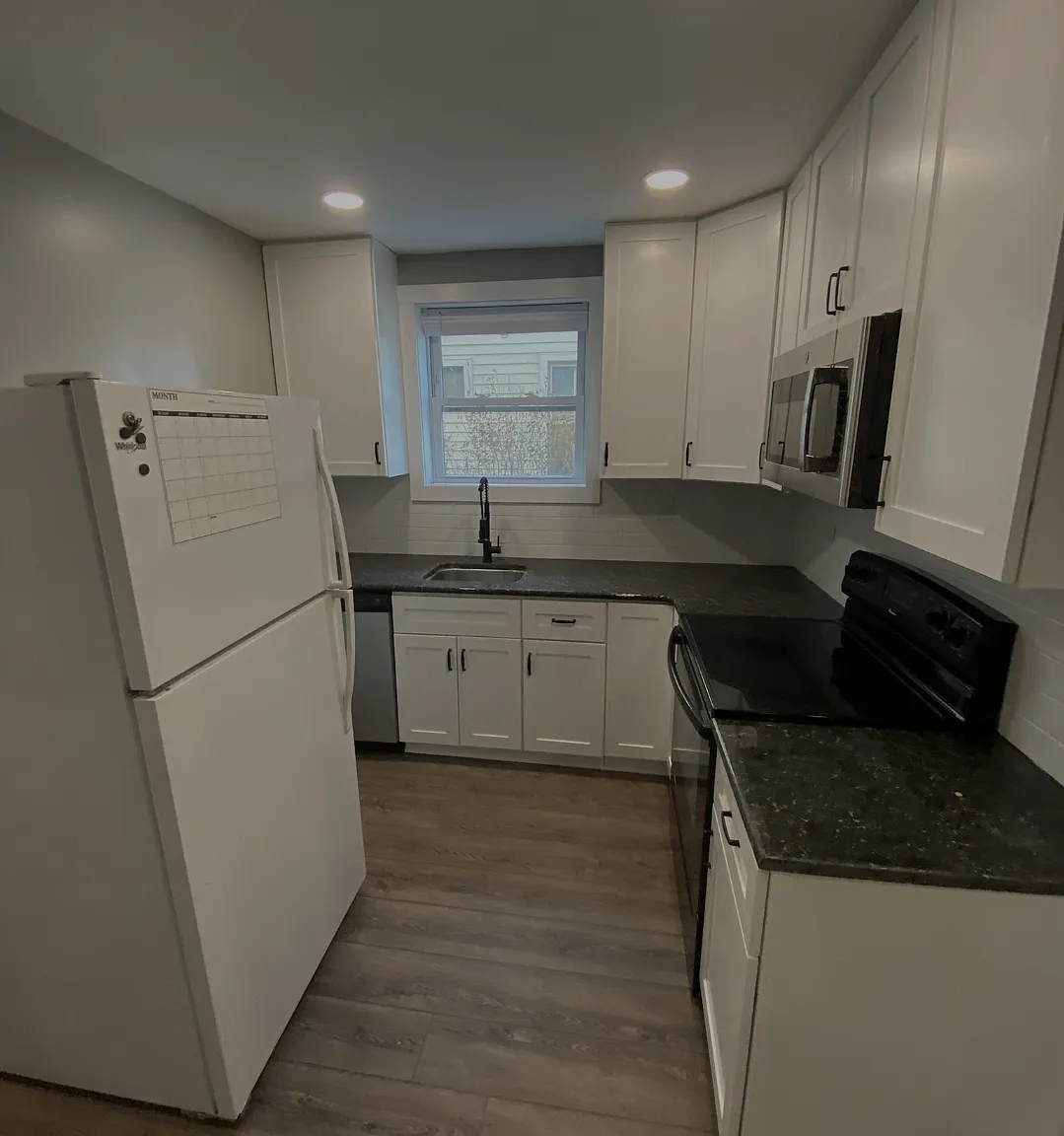 2 bed, 980 sqft, $1,700 — Photo 1