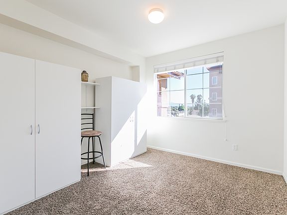 5th image of 88 N Jackson Ave Unit 428