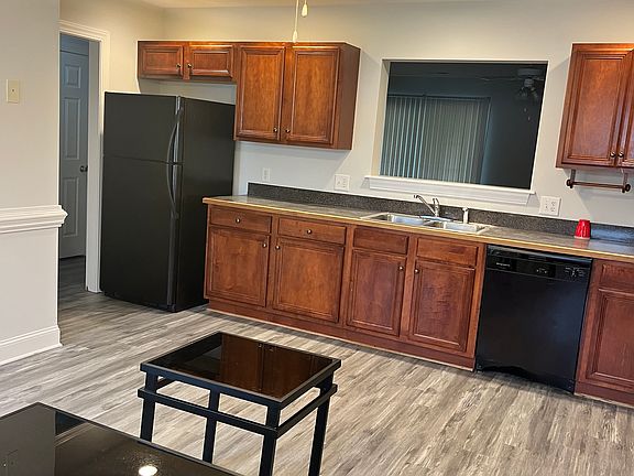 3rd image of 4024 B Lucerne Ct