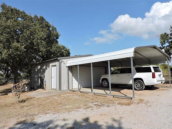 Storage, separate dog run 