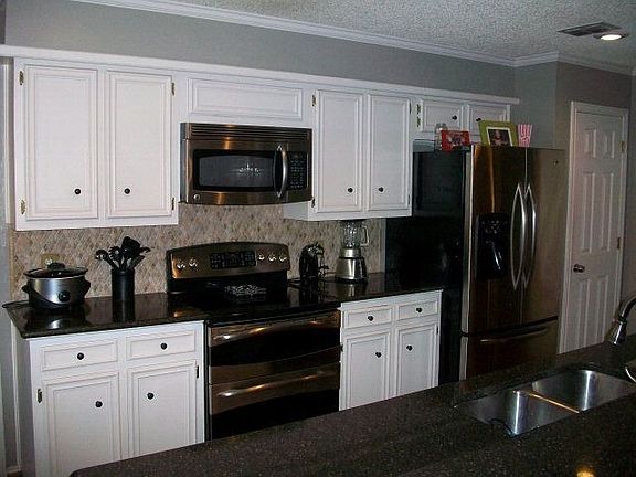 5th image of 8617 Knoxville Ave