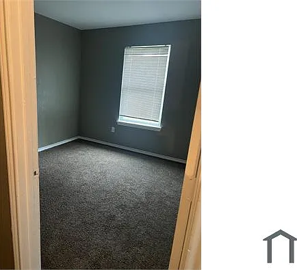 920 Lambert St — Photo 5