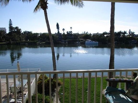 3rd image of 12100 Capri Cir S Unit 205