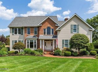 51 Golf View Dr, Lewisburg, PA 17837
