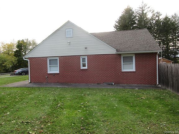 4th image of 51 Overhill Road