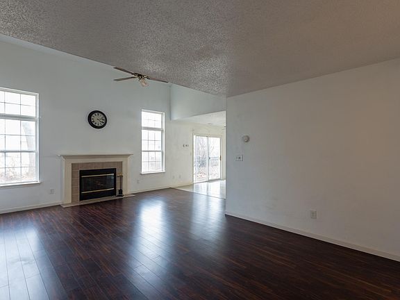 3rd image of 6002 Draycott Dr