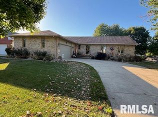 3801 Brandonshire Dr, Springfield, IL 62704